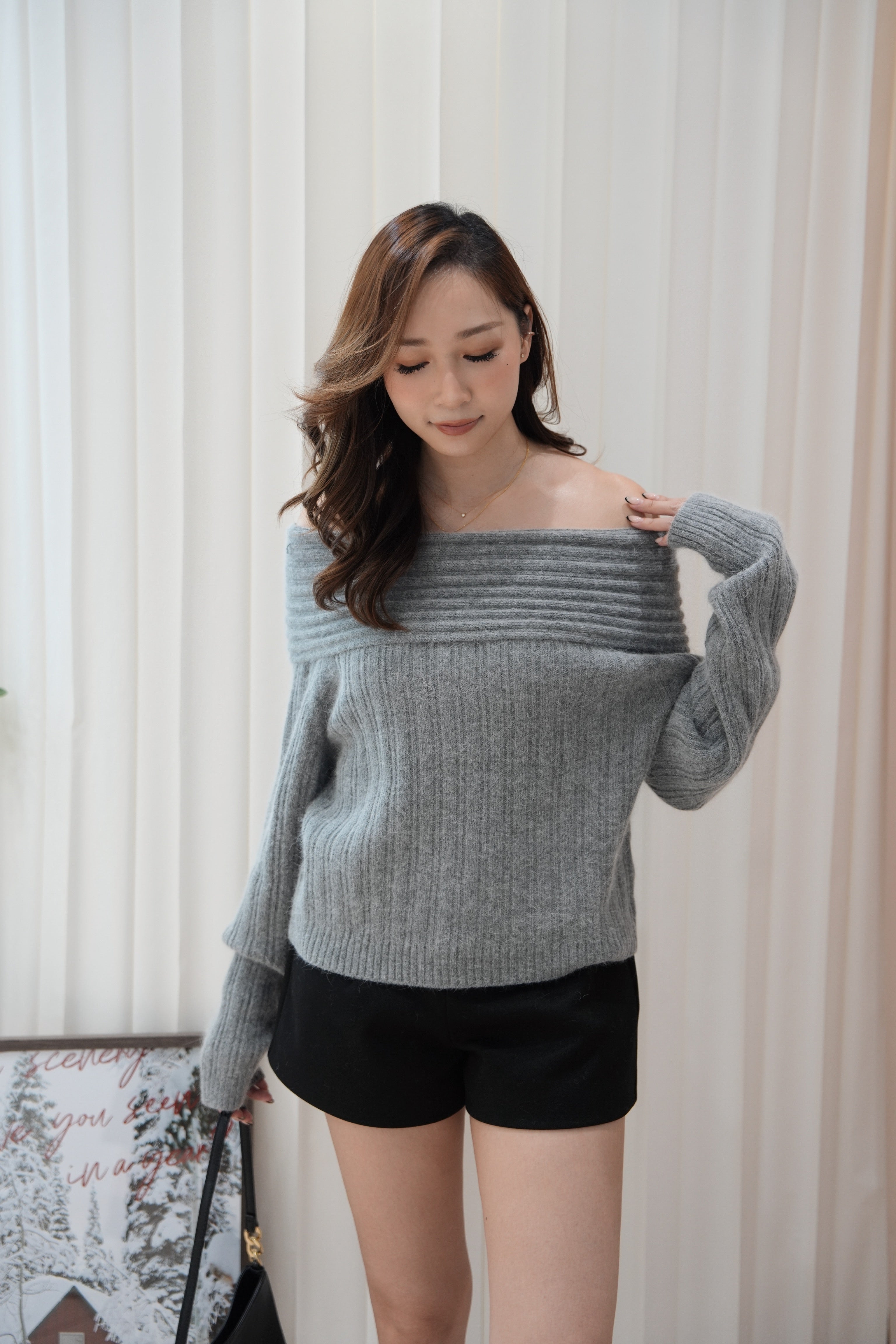 【KR】Luxe Wool Blend Off-Shoulder Top